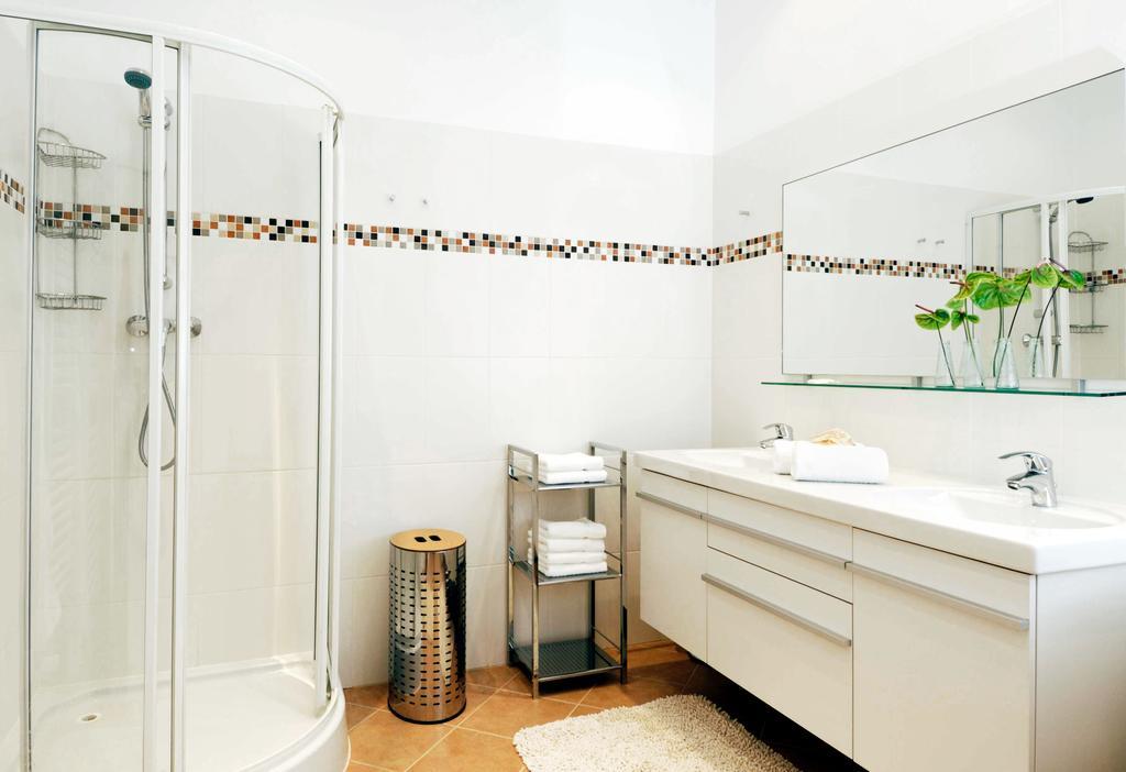 Riess Apartments Rotenhofgasse | Contactless Check-In Wenen Kamer foto